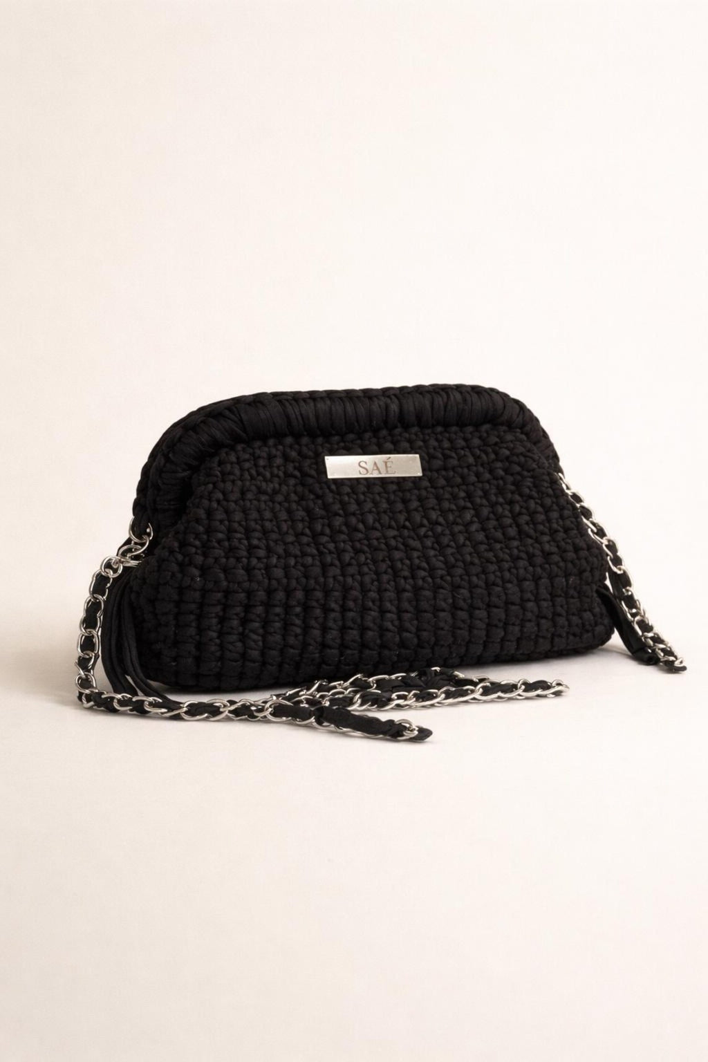 Velora – Black